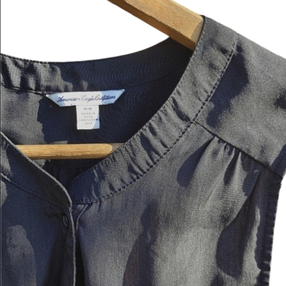 American Eagle Outfitters Black Sleeveless Button Front Sheer Blouse
